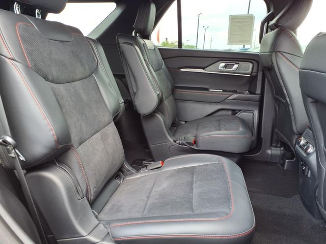 2025 Ford Explorer ST photo