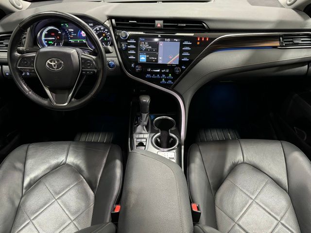 2019 Toyota Camry Hybrid XLE 27