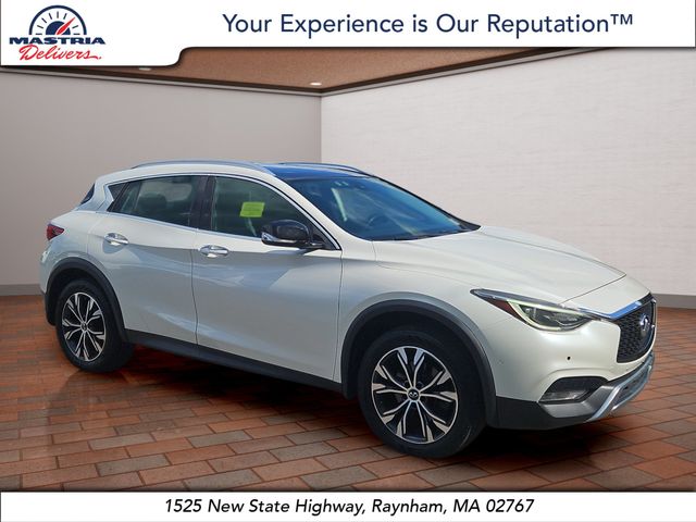 2017 INFINITI QX30 Premium AWD
