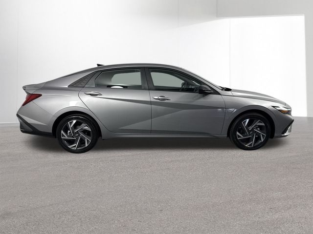 Used 2025 Hyundai Elantra Hybrid For Sale in Indianapolis, IN