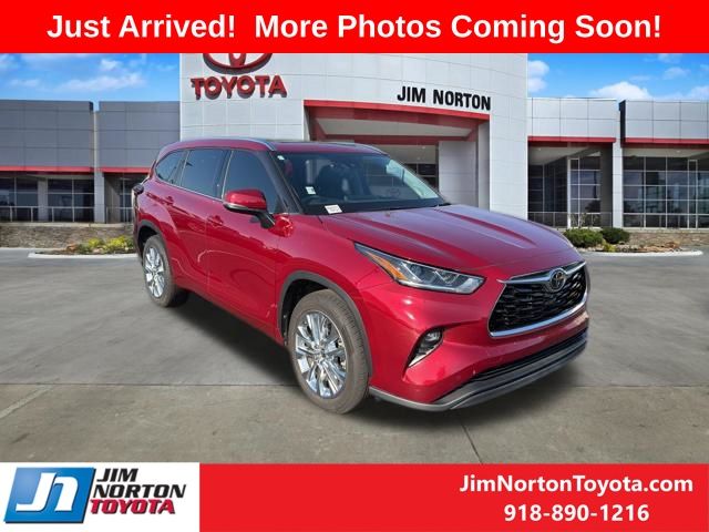 Red (Ruby Flare Pearl) 2020 Toyota Highlander Limited FWD SUV / Crossover Front-Wheel Drive 8-Speed Automatic