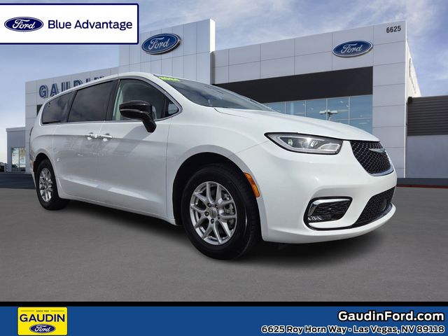 Bright White Clearcoat 2024 Chrysler Pacifica Touring L FWD Minivan Front-Wheel Drive 9-Speed Automatic