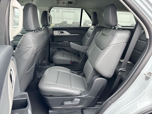 New 2026 Space White Metallic Ford Active image 18