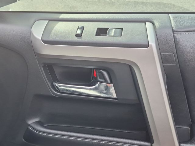 Used 2017 Silver Toyota SR5 image 35