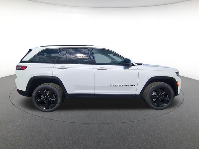 new 2026 Jeep Grand Cherokee car, priced at $43,550