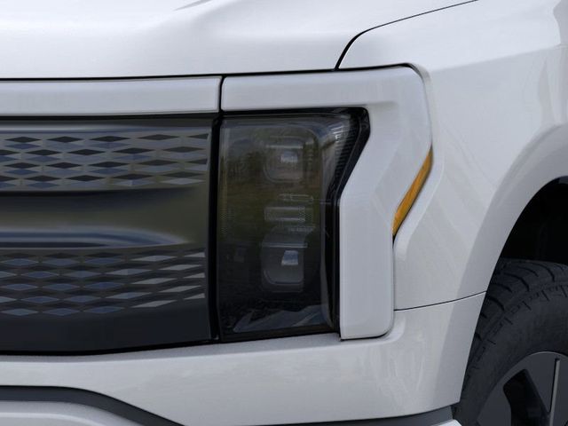 2024 Ford F-150 Lightning Flash 18