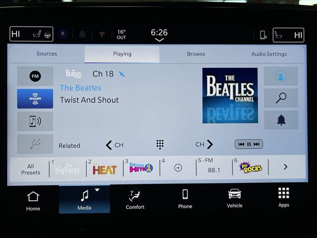 2025 Chrysler Pacifica Select photo