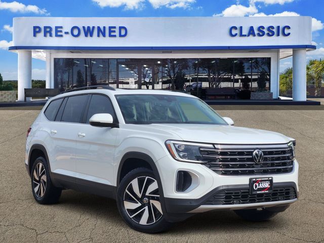 Pure White 2024 Volkswagen Atlas SUV / Crossover Front-Wheel Drive 8-Speed Automatic