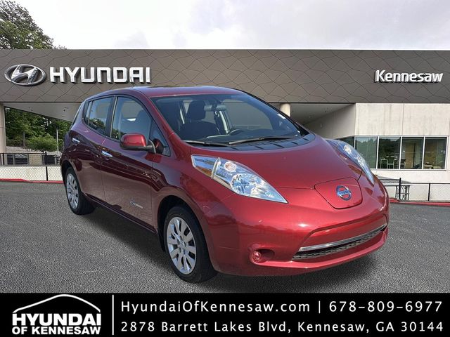 Cayenne Red Metallic 2013 Nissan LEAF Hatchback Front-Wheel Drive Automatic
