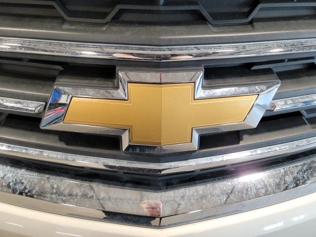 2013 Champagne Silver Metallic Chevrolet Traverse LT AWD SUV
