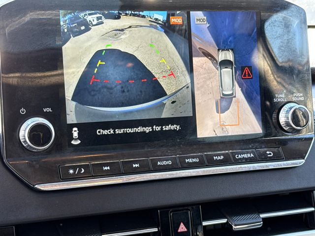 Used 2024 Silver Mitsubishi SE Black Edition w/Pano Roof image 25