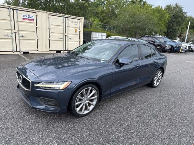 2021 Volvo S60 T5 Momentum's photo