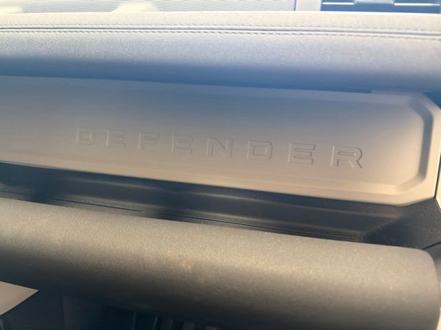2023 Land Rover Defender 110 S - 6
