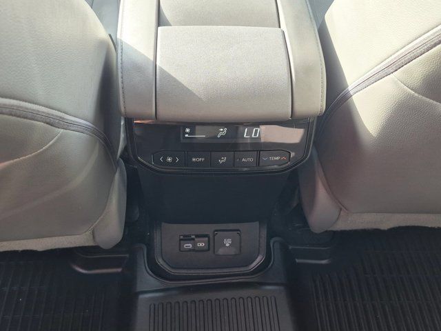 Used 2023 Toyota Highlander SUV
