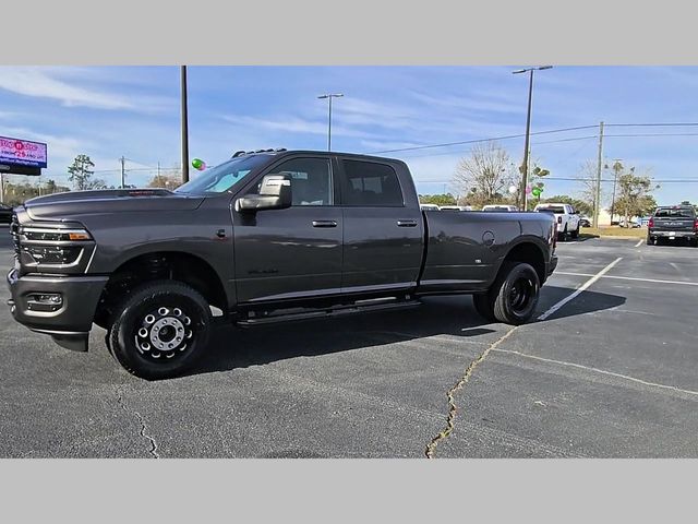 2026 Ram 3500 Laramie Crew Cab 4x4 8' Box