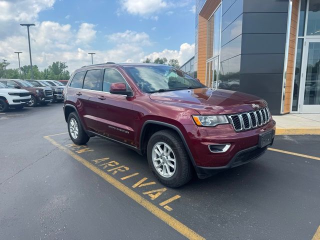 Used 2019 Velvet Red Pearlcoat Jeep Laredo E image 2