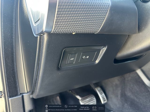 Used 2022  Land Rover HST image 21