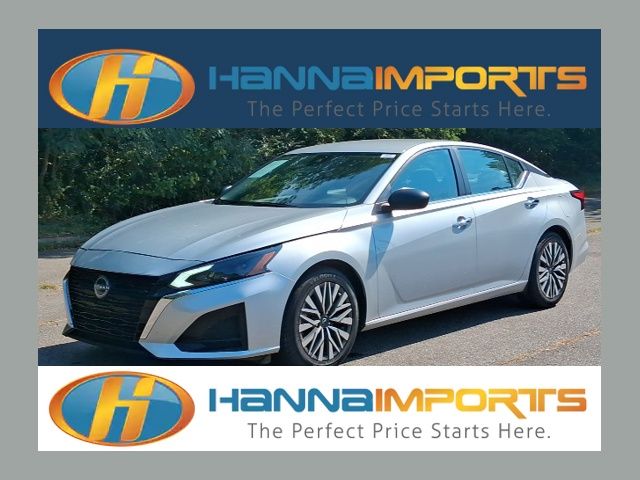 Brilliant Silver Metallic 2024 Nissan Altima Sedan Front-Wheel Drive Continuously Variable Transmission