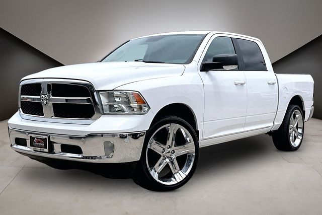 Bright White Clearcoat 2019 RAM 1500 Pickup Truck 4X2 8-Speed Automatic