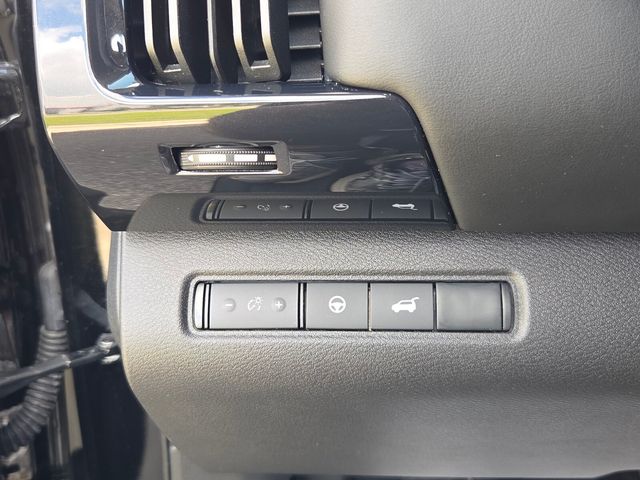 Used 2025 Nissan Pathfinder SUV