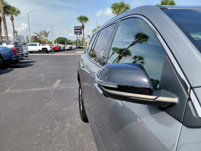 New 2025 Silver GMC Elevation image 13