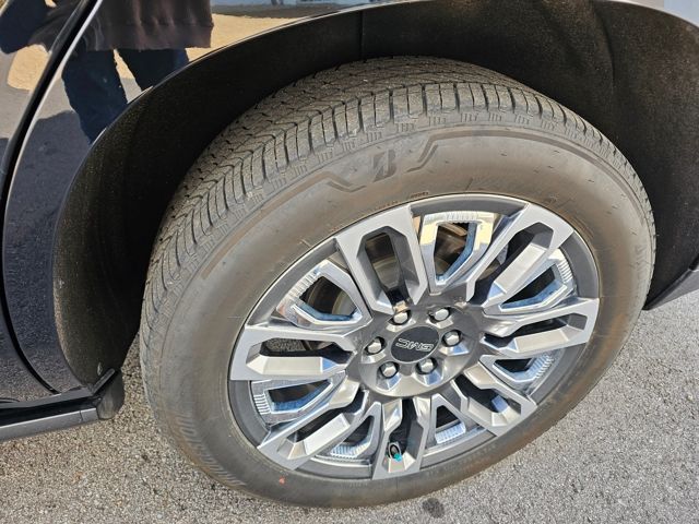 Used 2024 Black GMC Denali Ultimate image 11