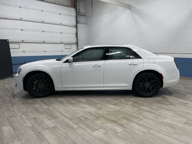 2023 Chrysler 300 Touring photo