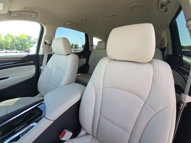 2023 Buick Enclave Essence:C02602