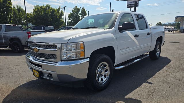 Summit White 2013 Chevrolet Silverado 1500 Pickup Truck Four-Wheel Drive 6-Speed Automatic Overdrive