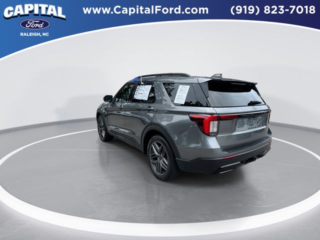 Used 2025 Gray Ford ST-Line image 6