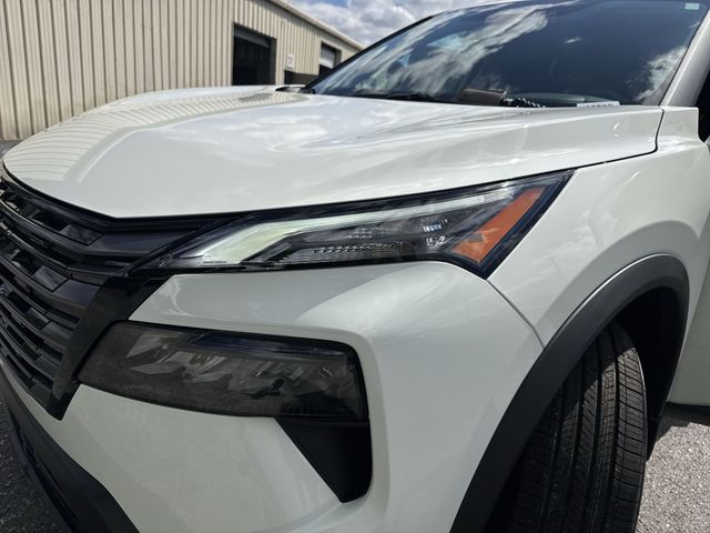 Used 2026 White/off-white Nissan S image 29