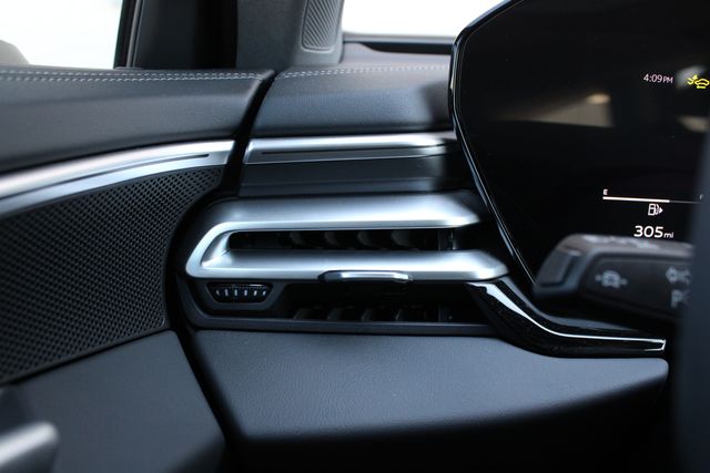 Used 2025 White Audi 2.0T Prestige image 8