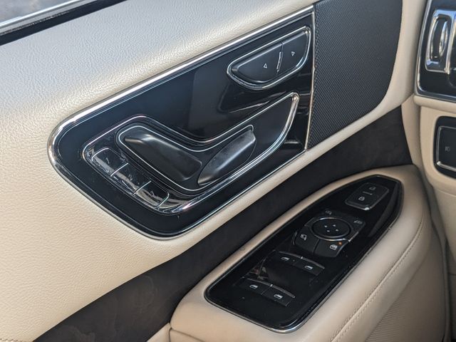 2019 Lincoln Navigator Select photo