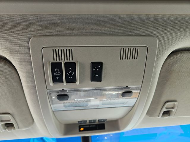 2013 Cadillac Escalade Platinum Edition photo