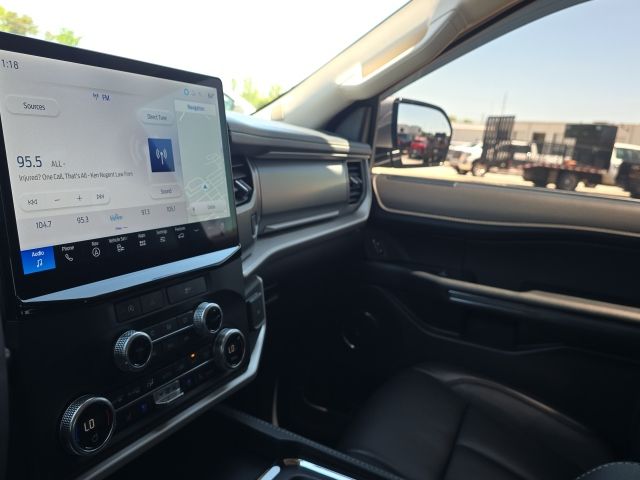 2024 Ford Expedition XLT:B02304