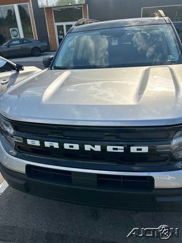 Silver Metallic 2023 Ford Bronco Sport SUV / Crossover All-Wheel Drive 8-Speed Automatic
