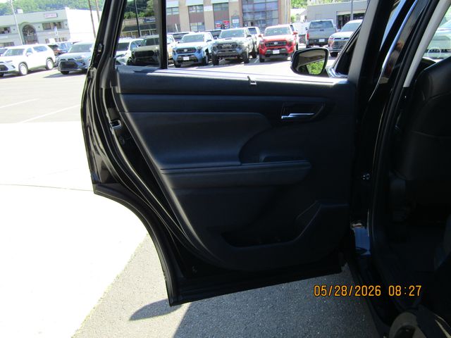 used 2023 Toyota Highlander car, priced at $35,499