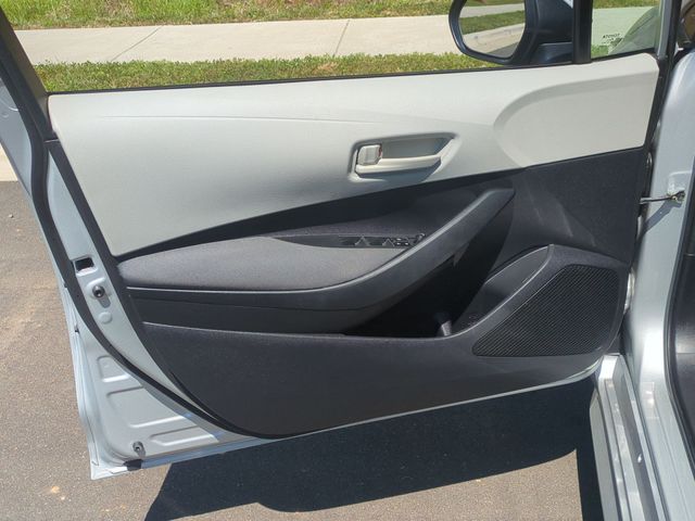 Used 2022 Silver Toyota L image 30