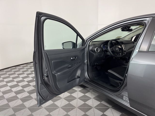 2025 Gun Metallic Nissan Versa 1.6 S FWD Sedan