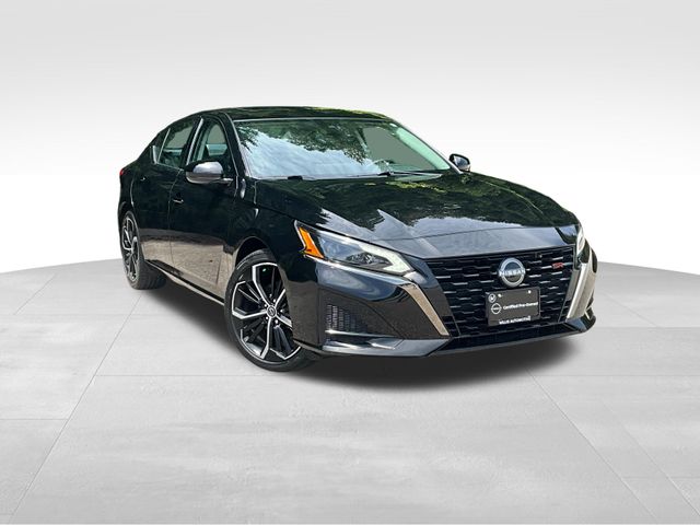 Super Black Clearcoat 2025 Nissan Altima Sedan Front-Wheel Drive Continuously Variable Transmission