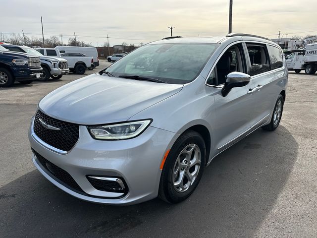 Certified 2023 Chrysler Pacifica Limited with VIN 2C4RC1GG7PR516850 for sale in Kansas City