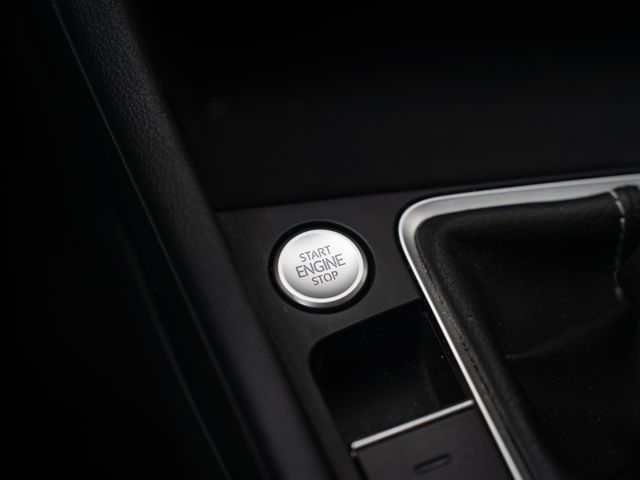 Certified Used 2024  Volkswagen 1.5T SE image 28