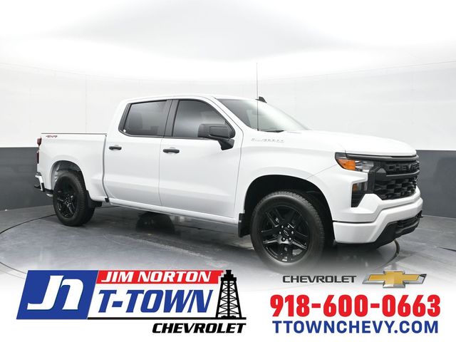 Summit White 2026 Chevrolet Silverado 1500 Custom Crew Cab 4WD Pickup Truck Four-Wheel Drive 8-Speed Automatic