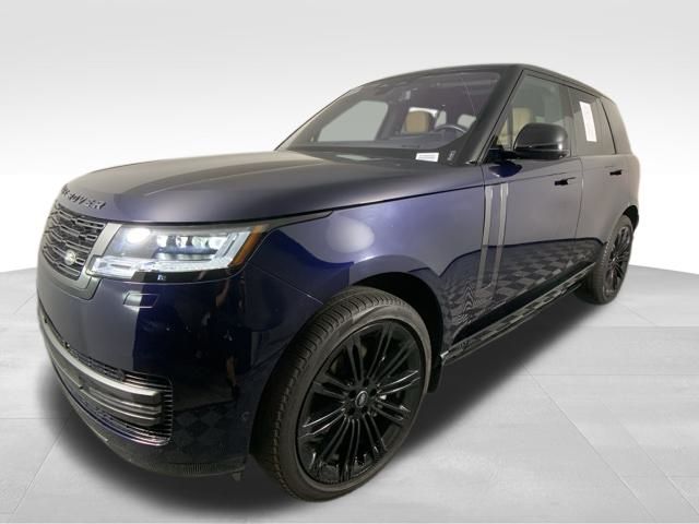 2023 Land Rover Range Rover SE 3