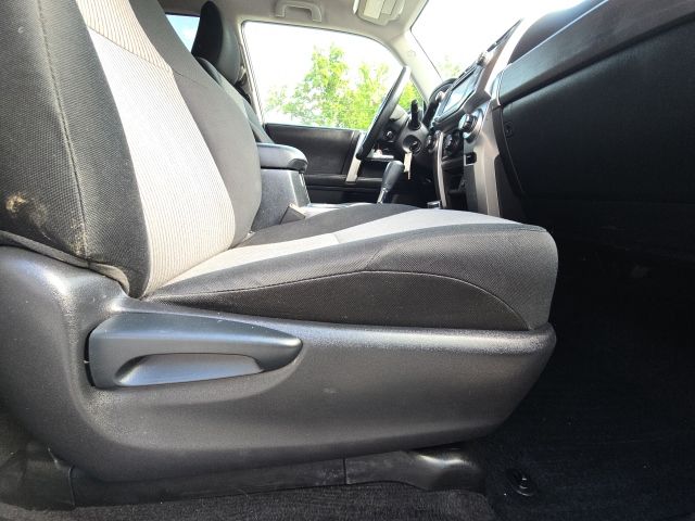 2017 Toyota 4Runner SR5:169086A