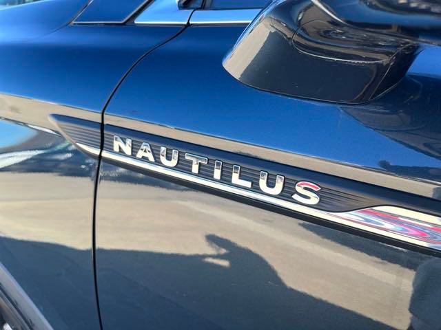 2021 Lincoln Nautilus Standard 4