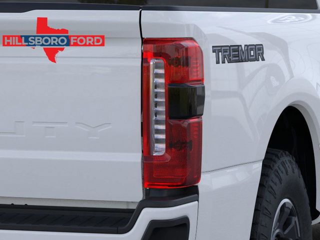 2024 Oxford White Ford Super Duty F-250 SRW Lariat 4X4 Truck