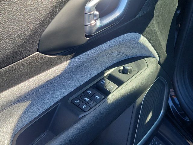 Used 2022 Black Jeep Latitude image 16