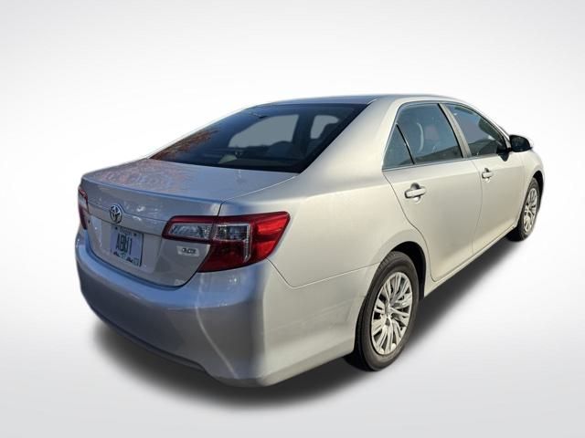 2013 Toyota Camry LE 6