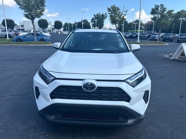 2025 Toyota RAV4 XLE - Photo 10
